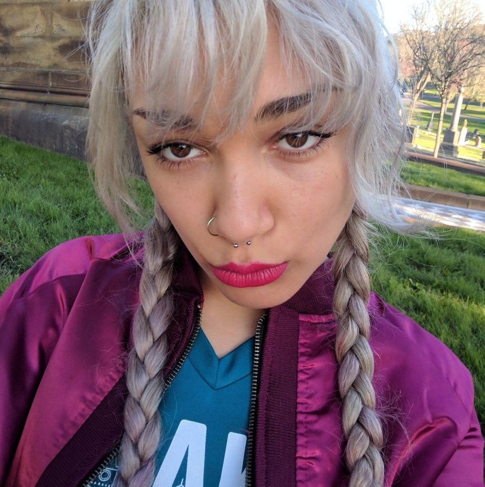 Meet your Posher, Lexis